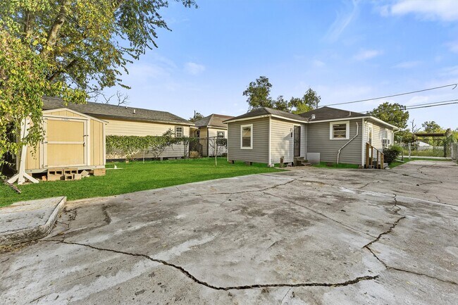 Building Photo - 4313 Engleford St