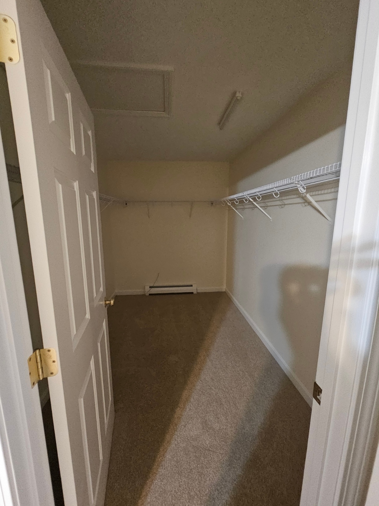 Walk In closet - 585 High St