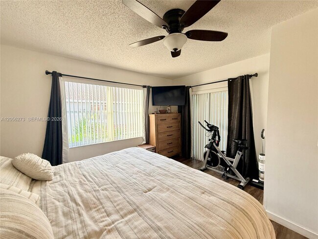 Building Photo - 12659 SW 54th Ct