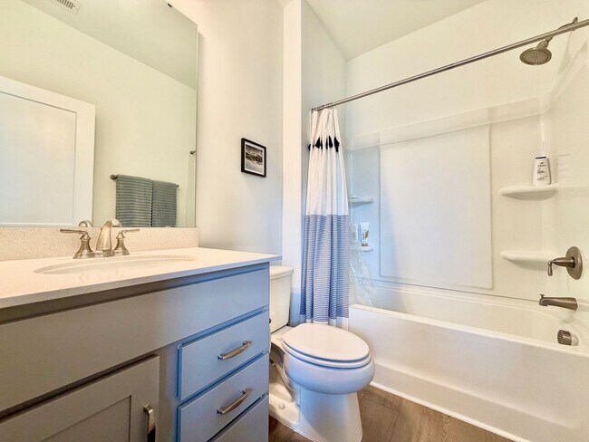 Building Photo - Fully Furnished 2BR/3.5BA Townhome with Garage — Minutes from Downtown Raleigh