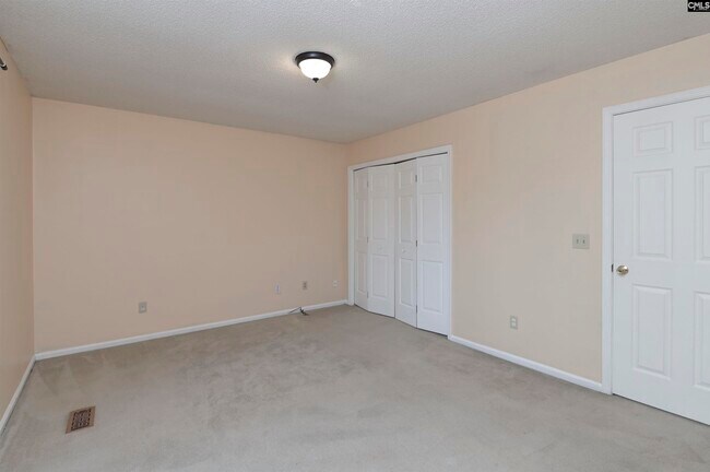 Building Photo - 100 Woodspur Rd