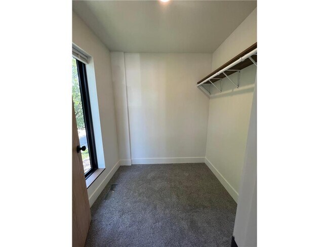 Building Photo - 131-137 W 46th St