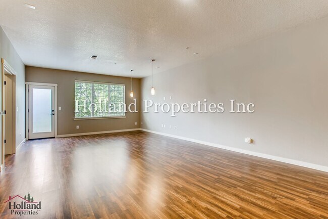Building Photo - 7903 NE Rockne Way