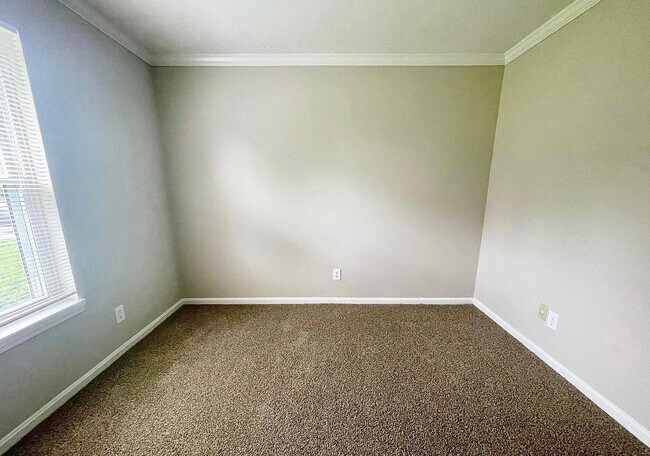 Building Photo - 3308 Conway Ct