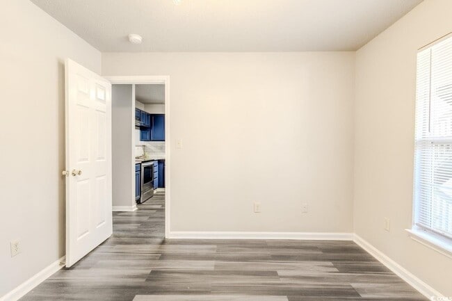 Building Photo - 4246 Villas Dr