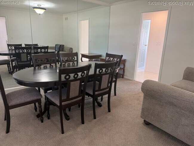 Building Photo - 4803 Thorntree Dr
