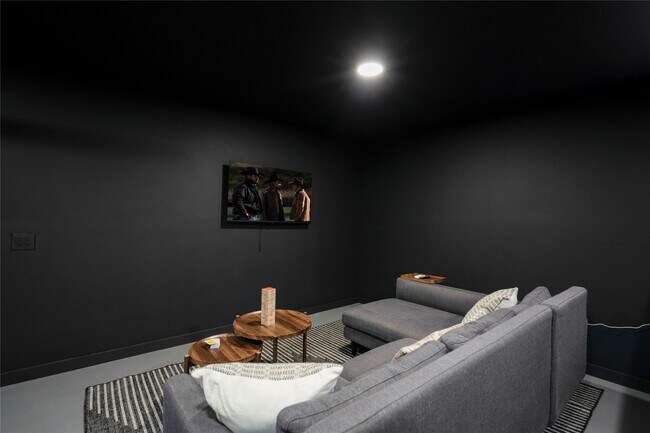 Building Photo - 5614 Oakhaven Ln