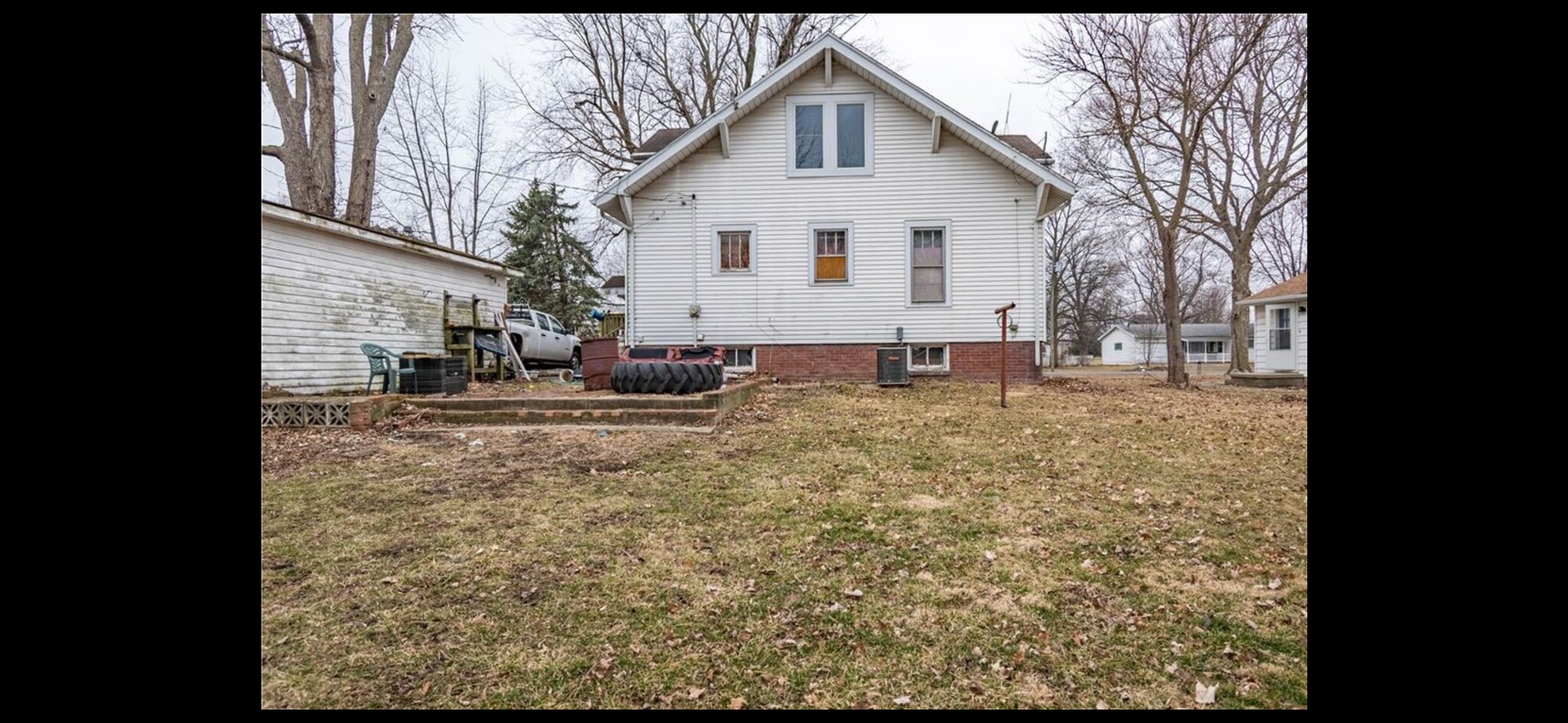 Building Photo - 214 N Maple St