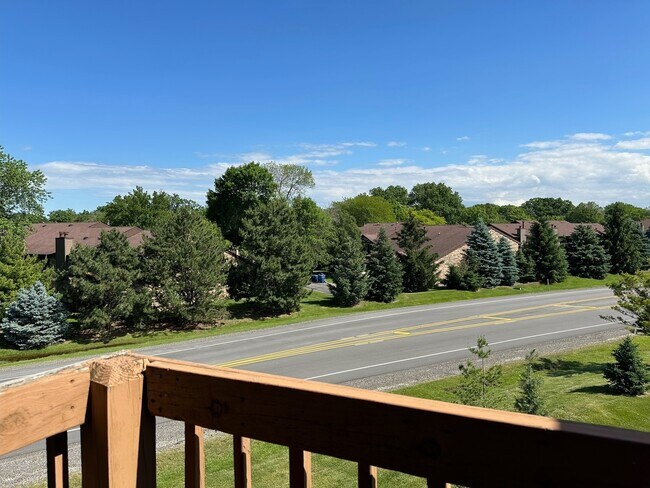 Building Photo - 2258 Abbeywood Dr