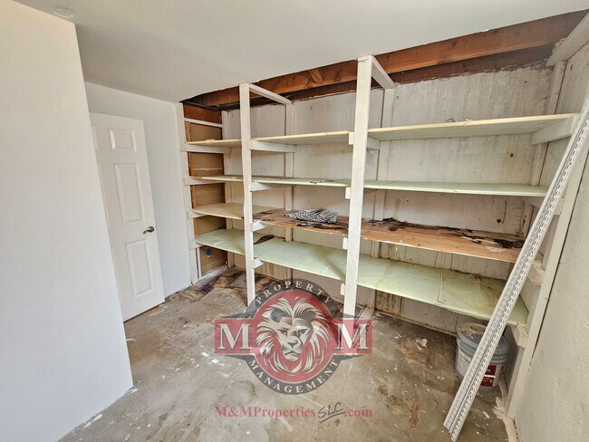 Building Photo - Great 4 Bd 2 Bath Home in Sandy