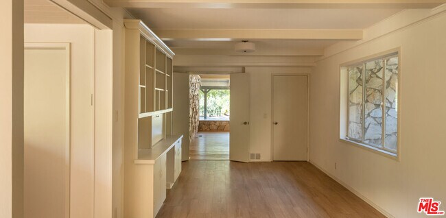 Building Photo - 1365 N Wetherly Dr