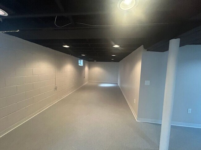 Building Photo - 2155 Harvard-