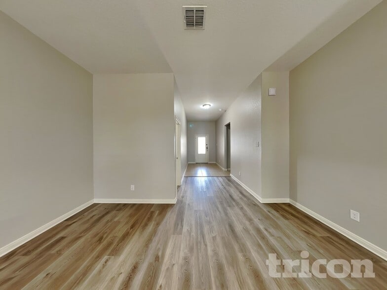 Building Photo - 6357 Hibiscus