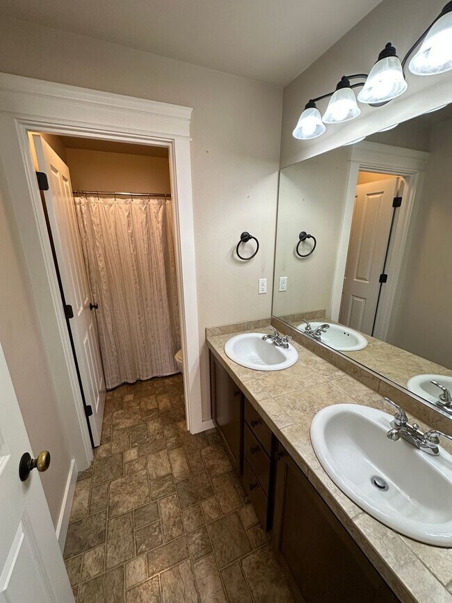 Building Photo - 4219 Cashmere Dr NE