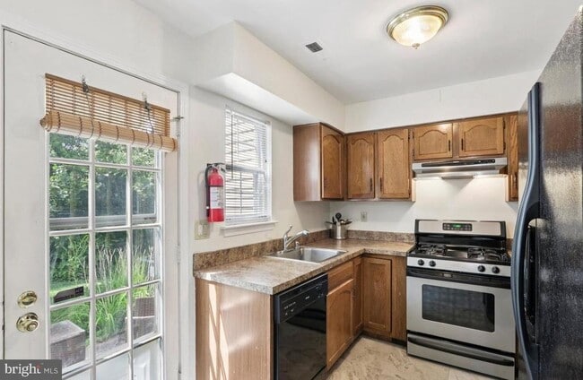 Building Photo - 329 Gwynedd Ct