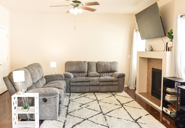 Building Photo - 9234 Red Fern Ln