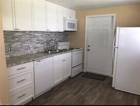 Building Photo - 5406 Sholtz St