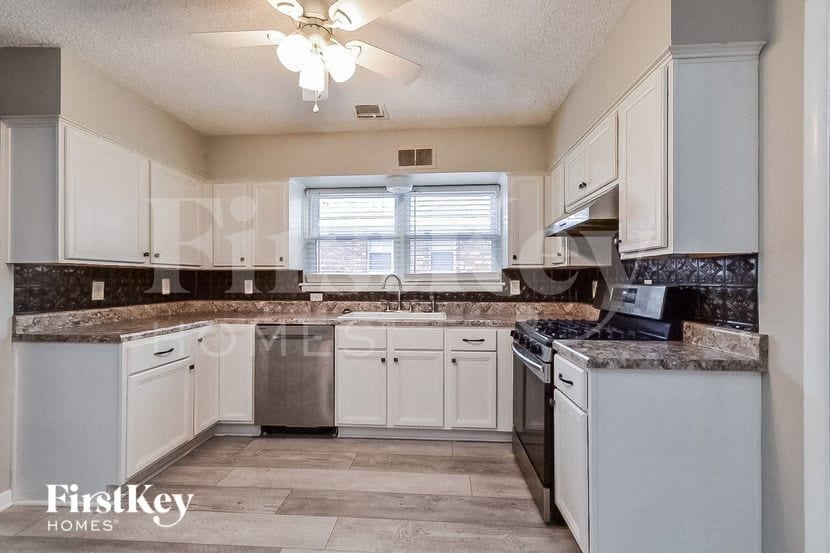 Building Photo - 1465 Wheaton St