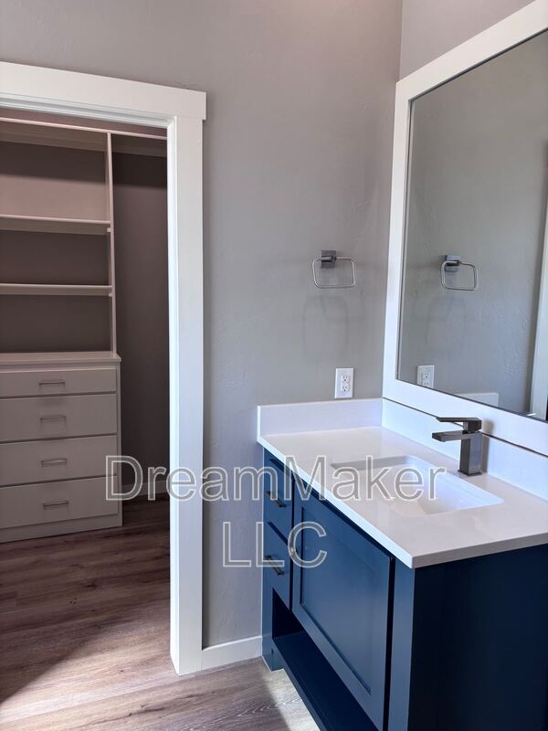 Building Photo - 3102 SE 34th St