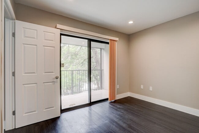 Building Photo - Stylish 2BD/2BA Two-Level Home with Firepl...