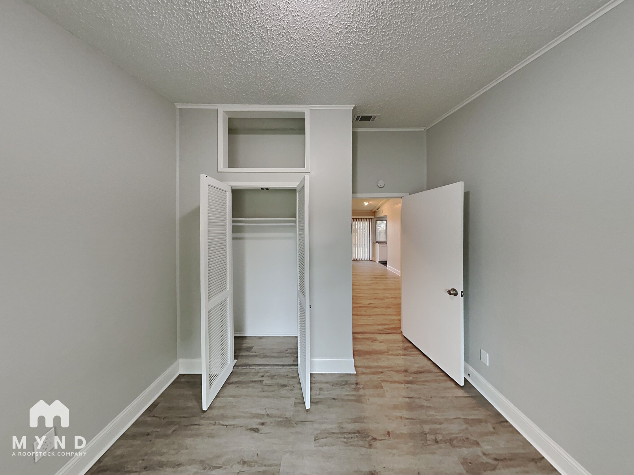 Building Photo - 1303 Hillsdale Dr