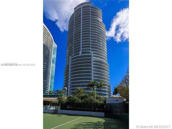 Building Photo - 2127 Brickell Ave