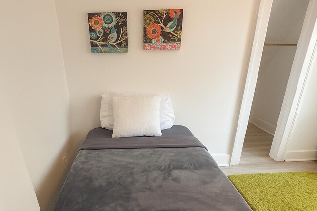 Building Photo - 607 E Euclid St