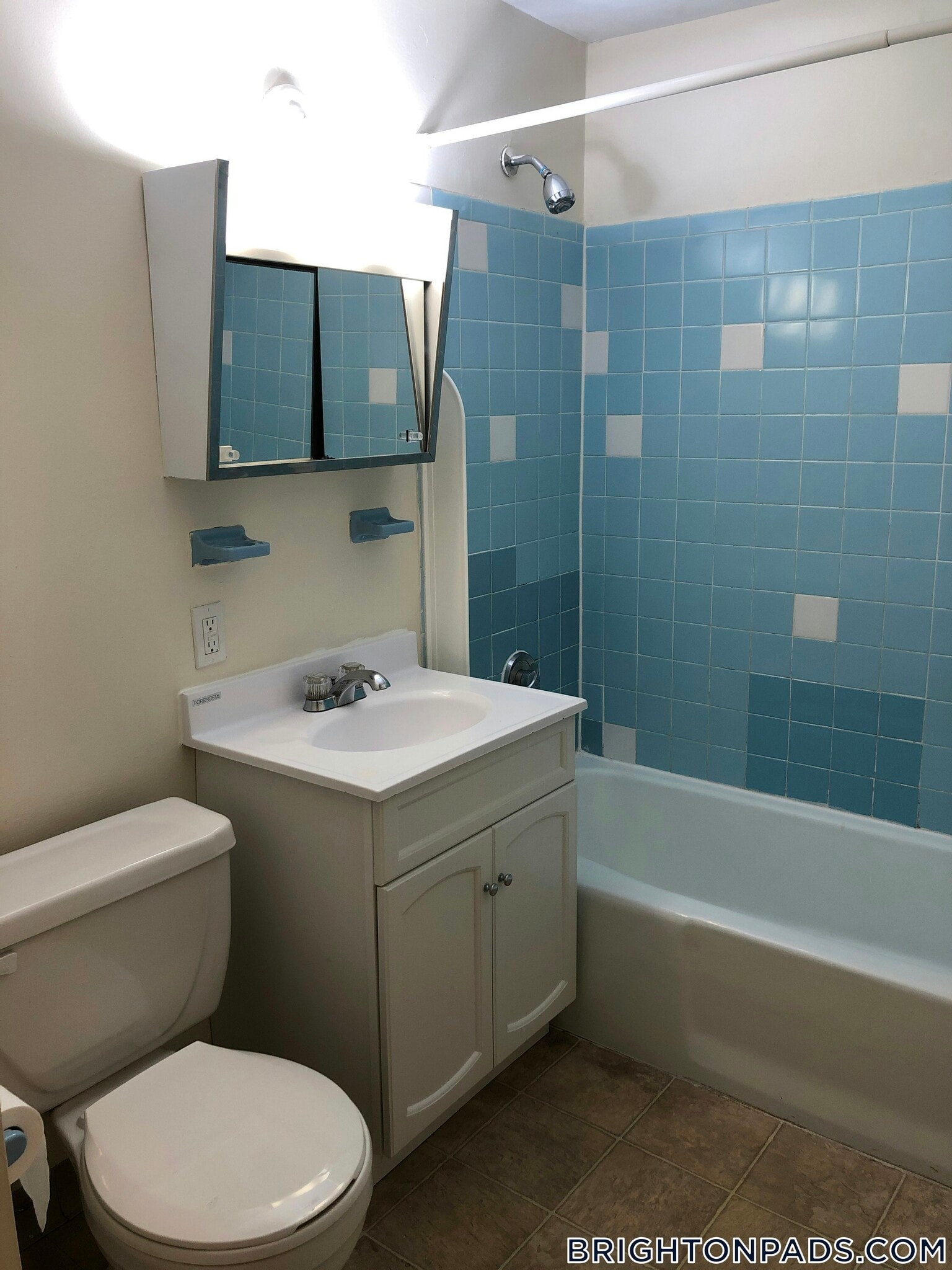 Building Photo - 122 Dustin St