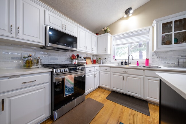 Building Photo - 1574 Stephanie Cir