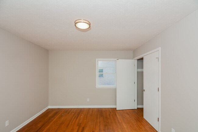 Building Photo - 3237 Barksdale Rd