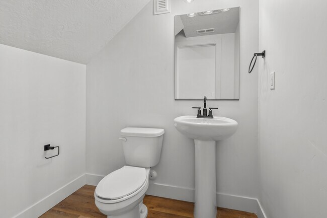 Building Photo - 489 W 1760 N