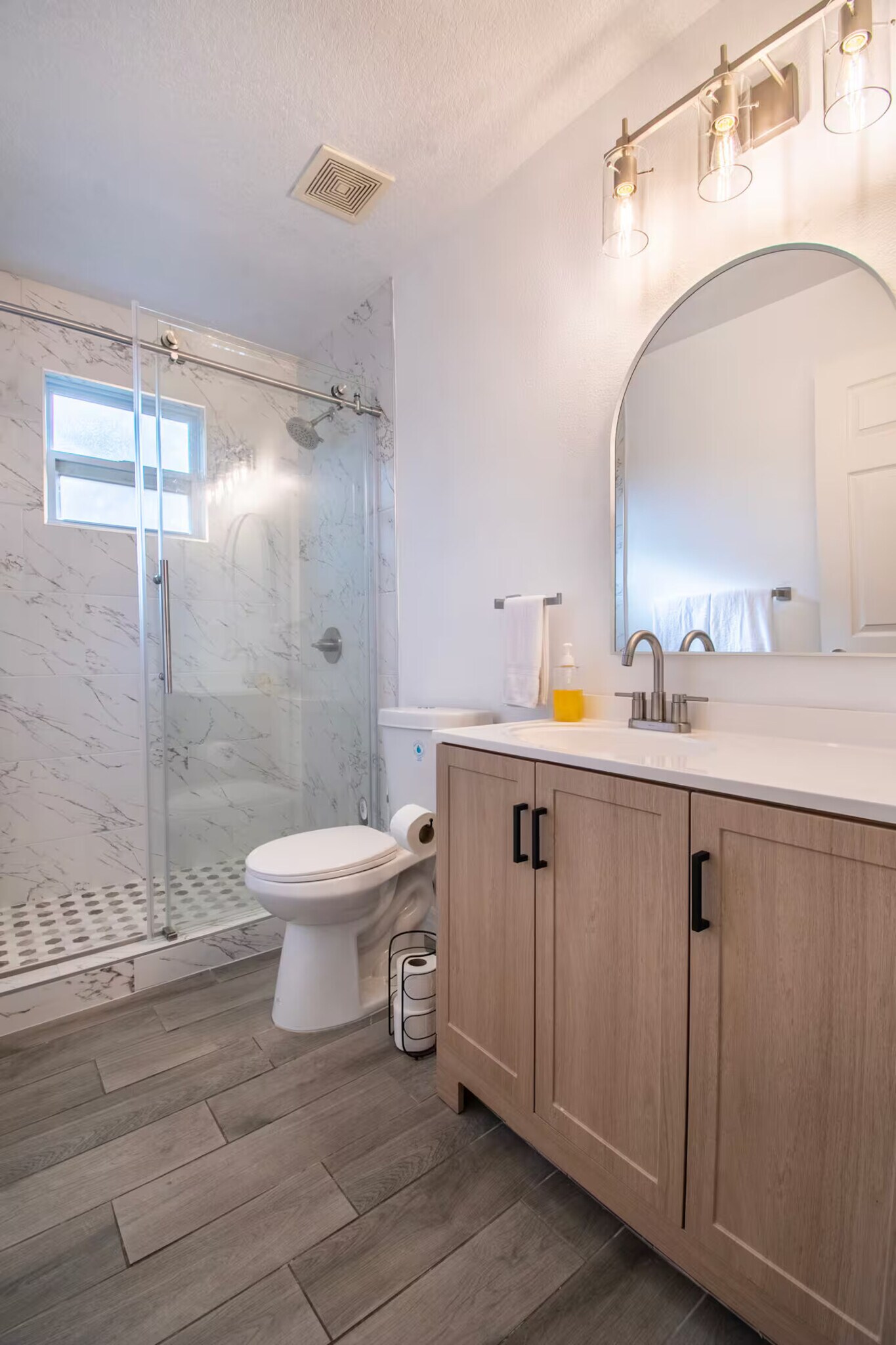 Building Photo - 3615 E Lambright St