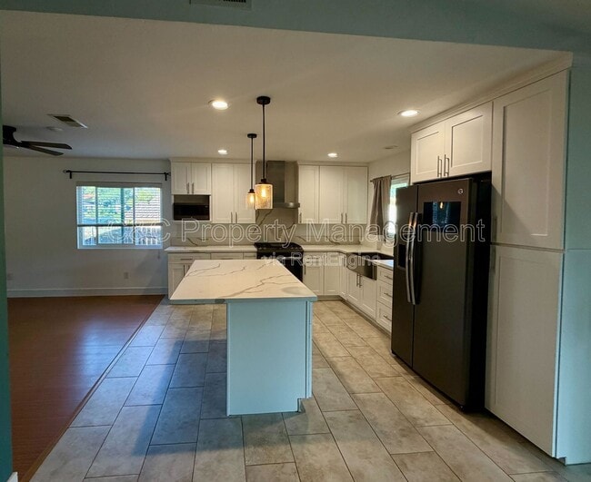 Building Photo - 23357 Glenn Ellen Way