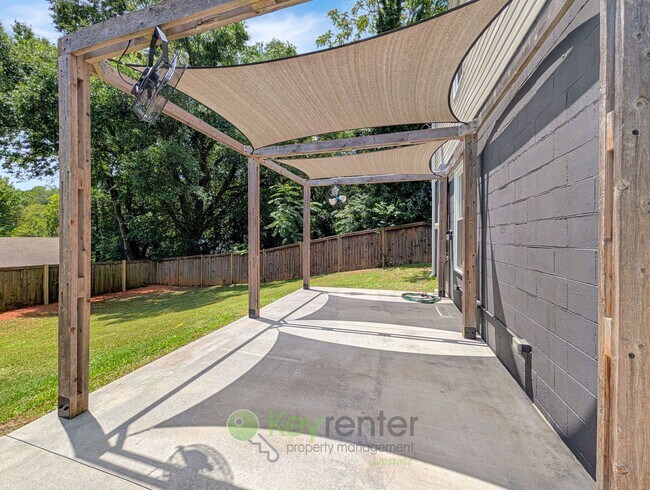 Building Photo - Updated Overbrook Home with Finished Basement & Fenced Yard Near Downtown Greenville