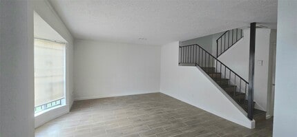 Building Photo - 7151 Chasewood Dr