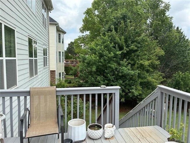 Building Photo - 1880 Manor View