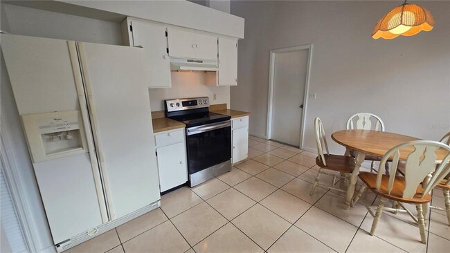 Building Photo - 4854 Kingston Cir