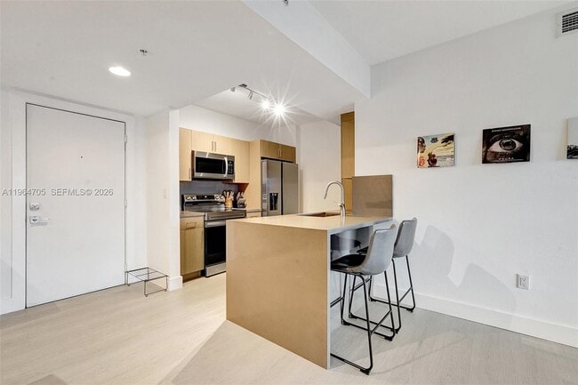 Building Photo - 18800 NE 29th Ave