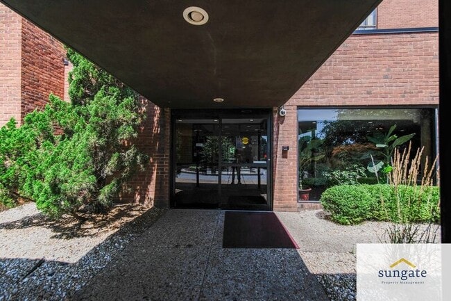 Building Photo - 6711 Park Heights Ave