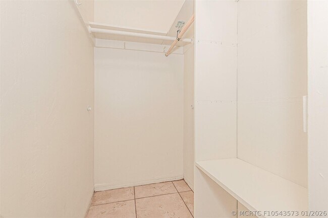 Building Photo - 2581 NE 11th Ct