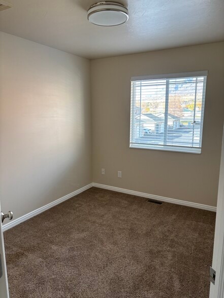 Building Photo - 244 E 2350 N