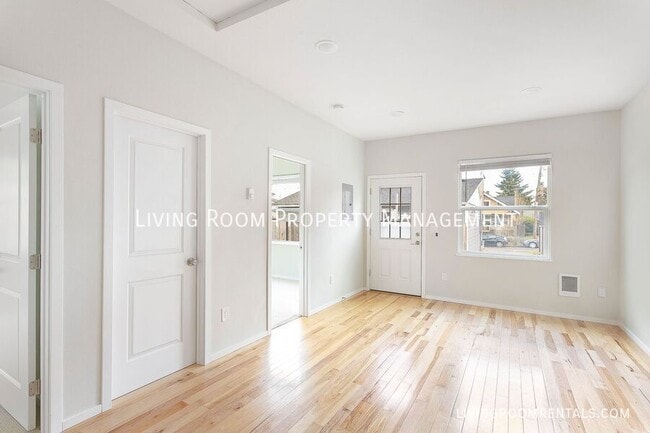 Building Photo - 6225 NE 14th Ave