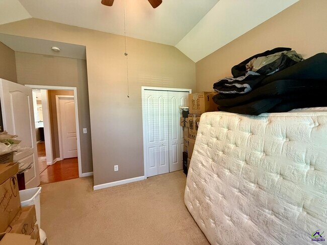Building Photo - 227 Hearthwood Dr