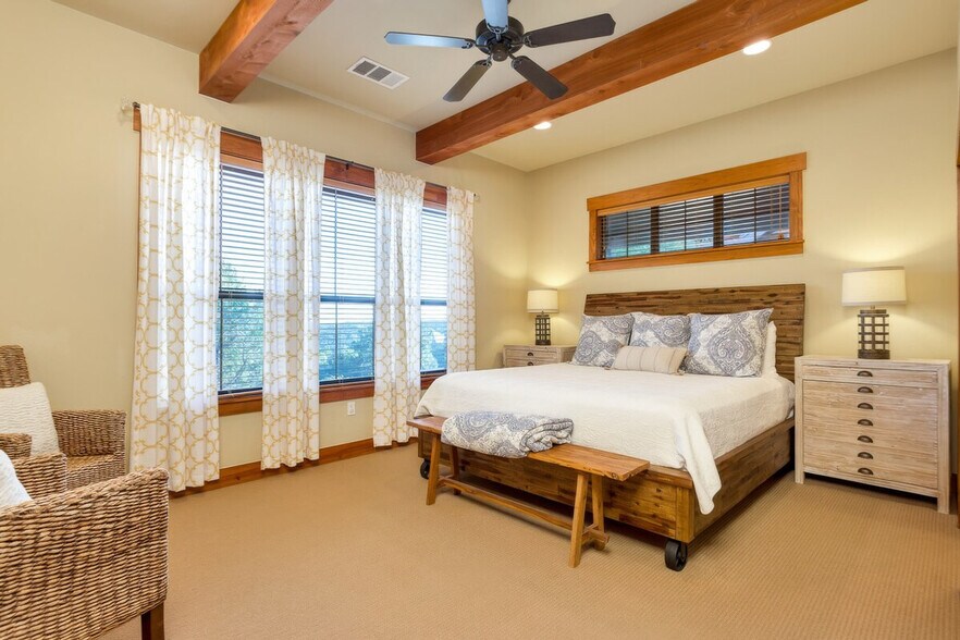 Building Photo - 7249 Sunswept Dr