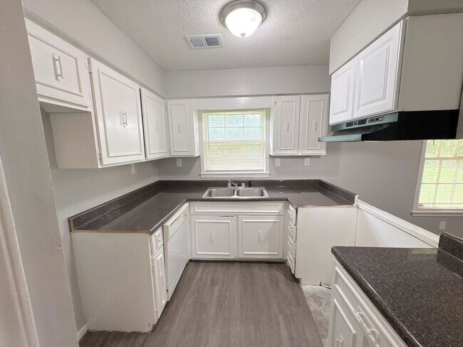 Building Photo - 4872 Burgess Cove