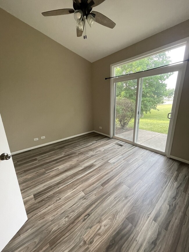 Building Photo - 2803 Oakmont Dr