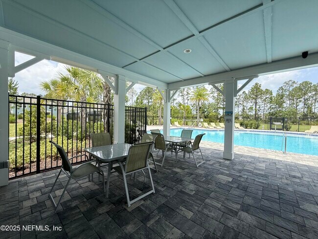 Building Photo - 141 Ren Wy