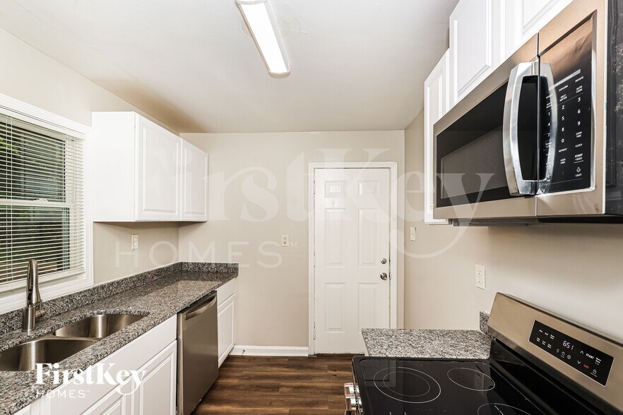 Building Photo - 1114 Indale Pl SW