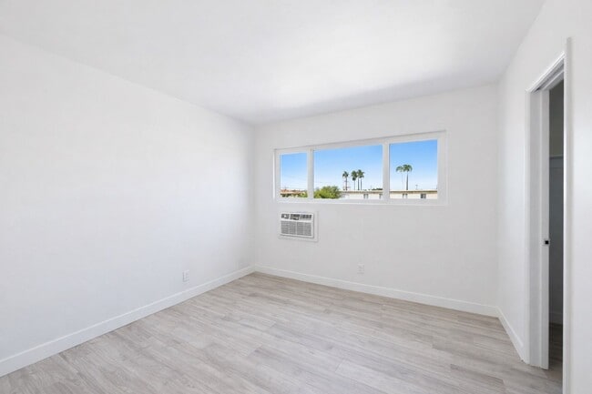 Building Photo - 6828 Fulton Ave