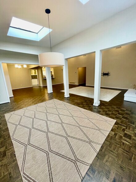 Building Photo - 10654 Sandpiper Ln